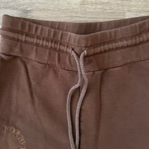 The Mayfair Group "I Am Forever Evolving" wide-leg sweatpants in brown - Picture 5 of 7